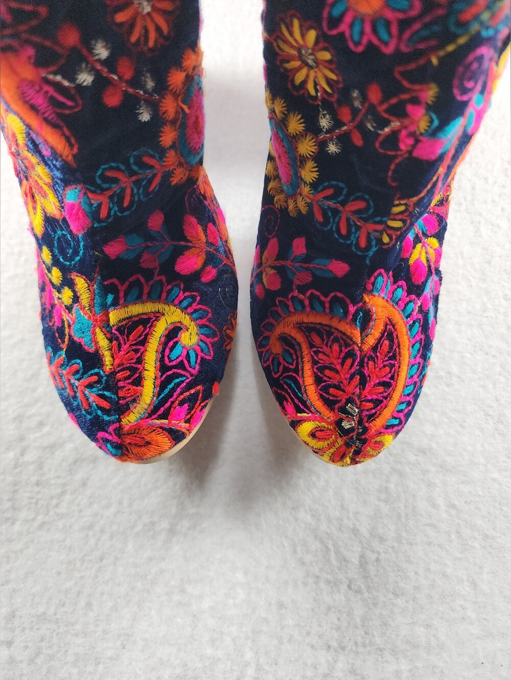 VENUS Floral Embroidered Velvet Ankle Boots Boho Festival Western 6.5 - Picture 7 of 9
